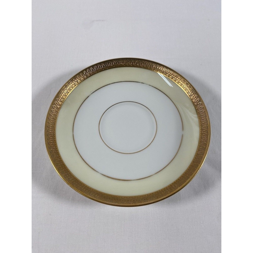 Bavaria Tirschenreuth Bavaria 4246 China Gold Trim Saucer ONLY #19